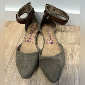Blowfish flats size 8